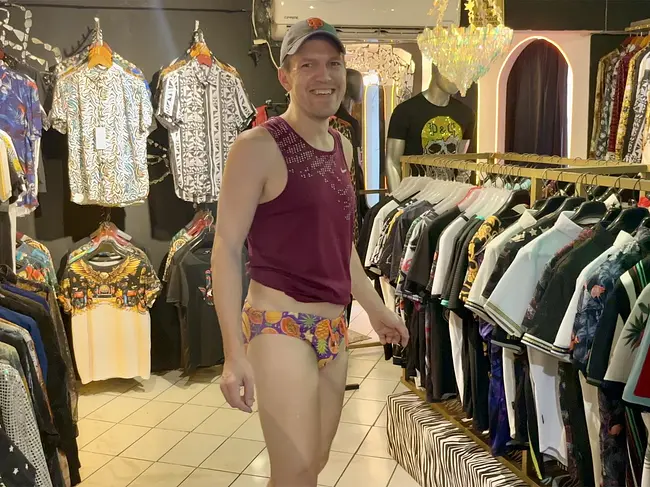Two Gay Expats - Cancun, Quintana Roo, Mexico - Gay Cancun - Gay Shopping - Andy