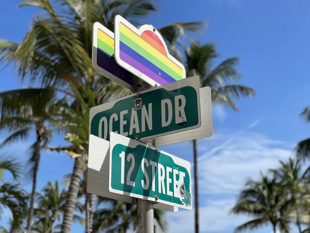 gay cruise bar miami