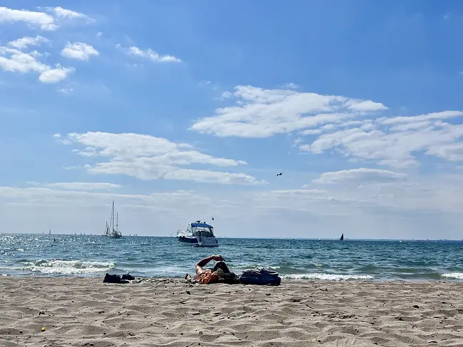 Two Gay Expats - Gay Nude Beaches - Toronto, Ontario, Canada - Hanlan's Point Beach