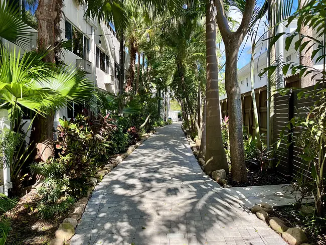 Two Gay Expats - Fort Lauderdale, FL, USA - Worthington Resorts - Garden Walkway