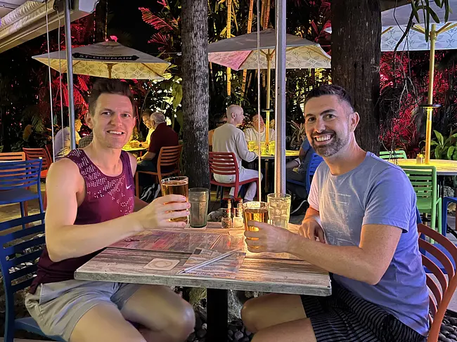 Two Gay Expats - Fort Lauderdale, FL, USA - Wilton Manors - Rosie's Bar & Grill - Trai and Andy - Drinks & Dinner