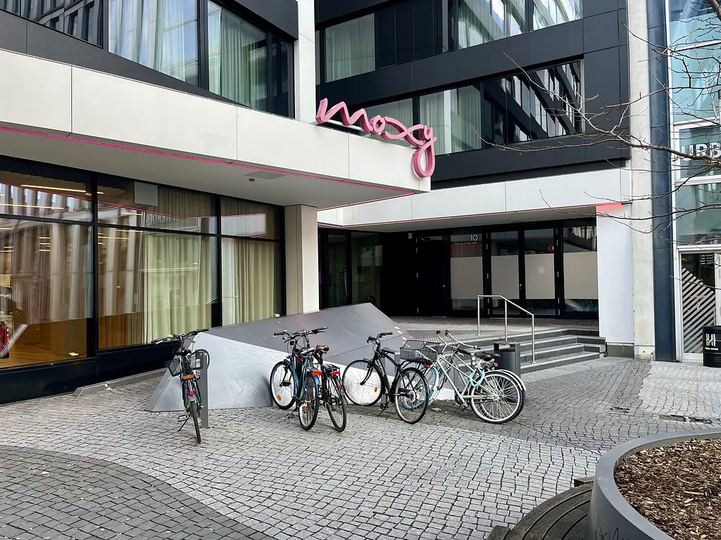 Moxy Frankfurt City Center