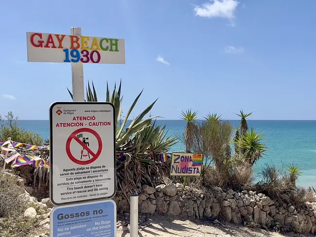 Two Gay Expats - Gay Nude Beaches - Sitges, Spain - Playa del Muerto - Beach Signs