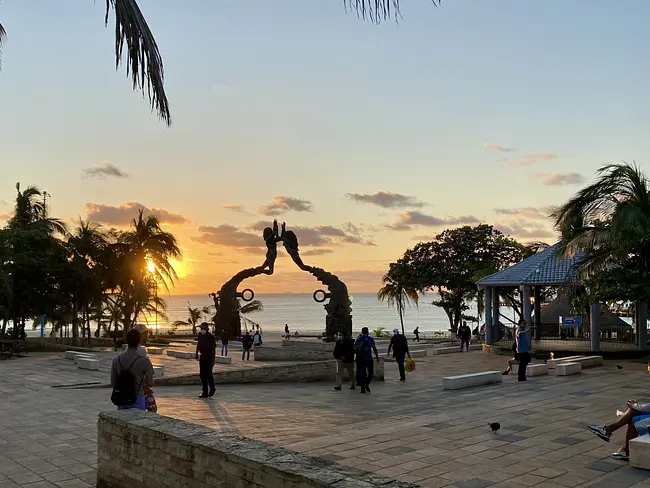 Sunrise at Parque Los Fundadores