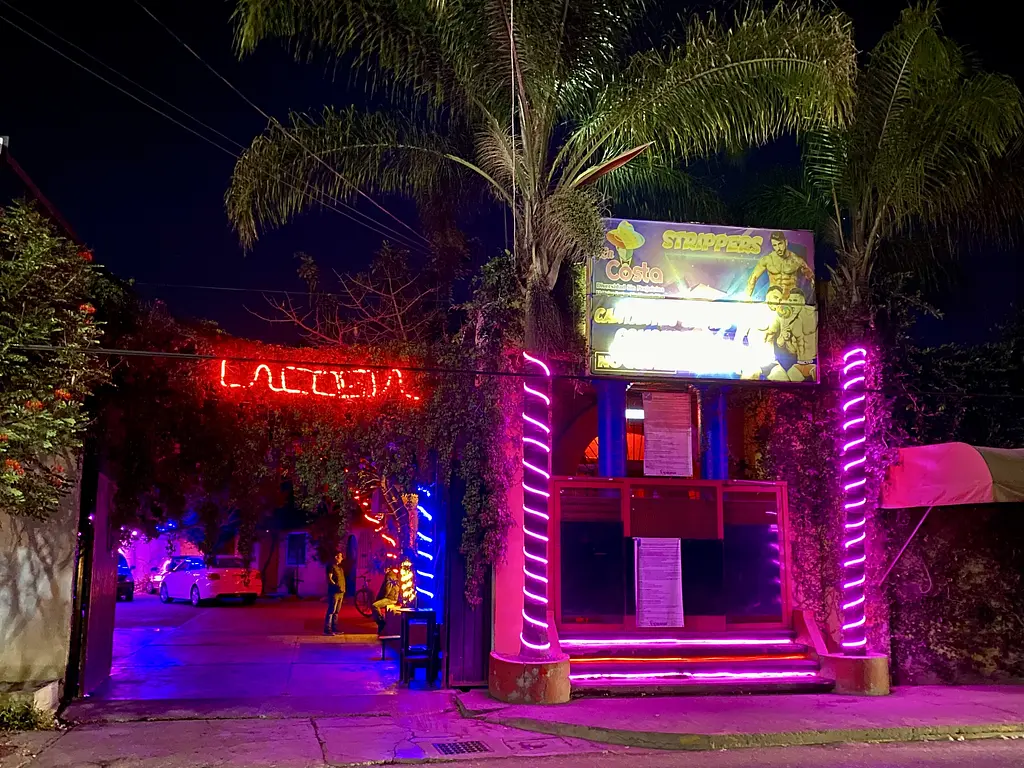 Best Gay Bars & Clubs in Oaxaca - TwoGayExpats.com