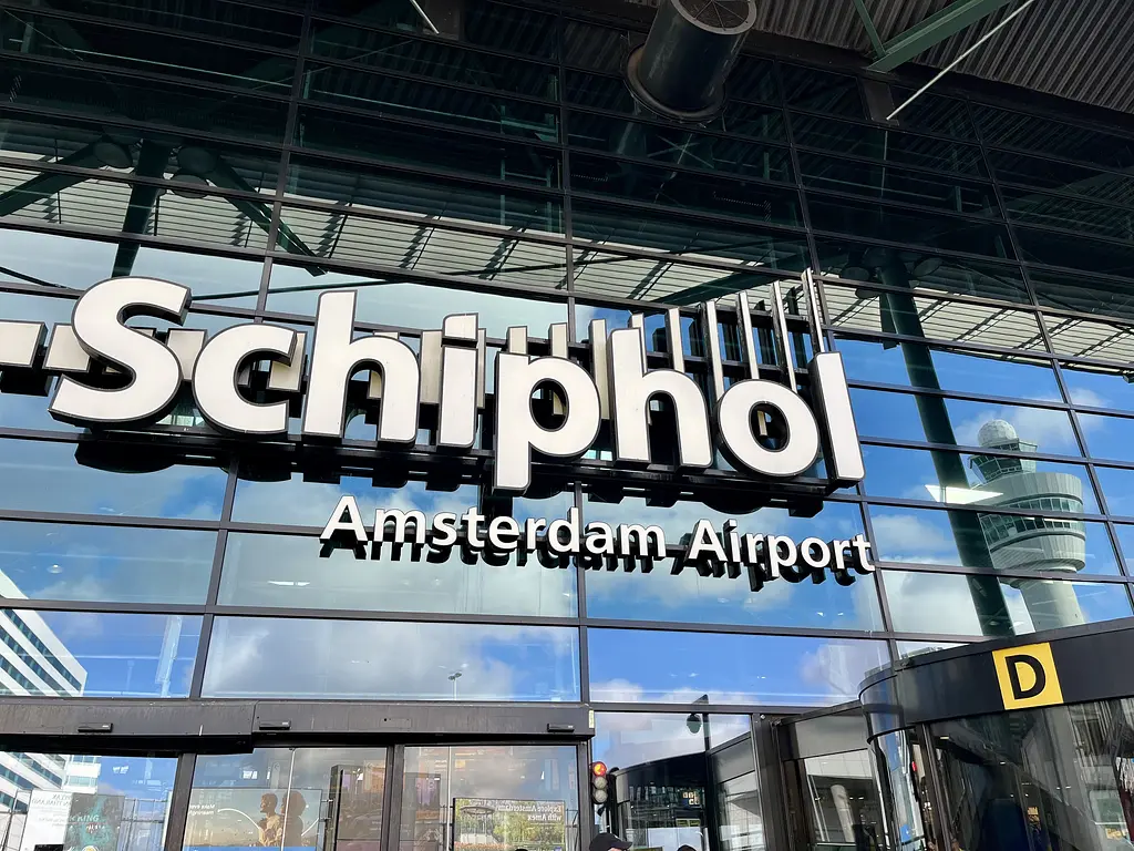 Amsterdam Airport Schiphol (airport code: AMS)