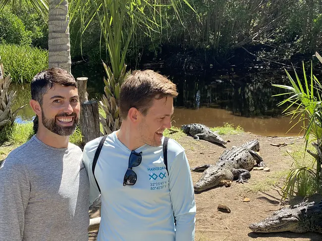 La Ventanilla Ecotour - Trai & Andy with hungry crocodiles in the background