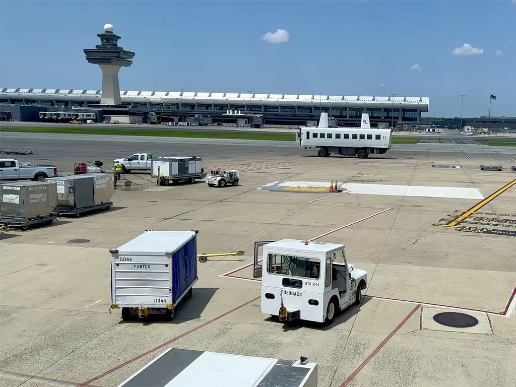 Dulles International Airport (airport code: IAD)