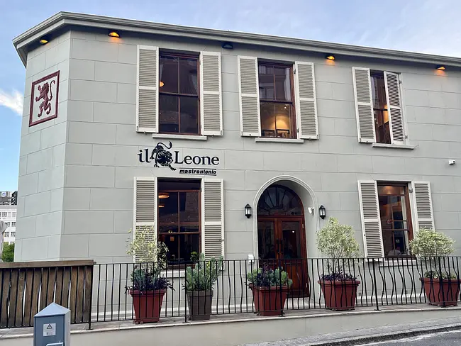 Two Gay Expats - Cape Town, South Africa - Gay Cape Town - Il Leone Italian Restaurant - Exterior