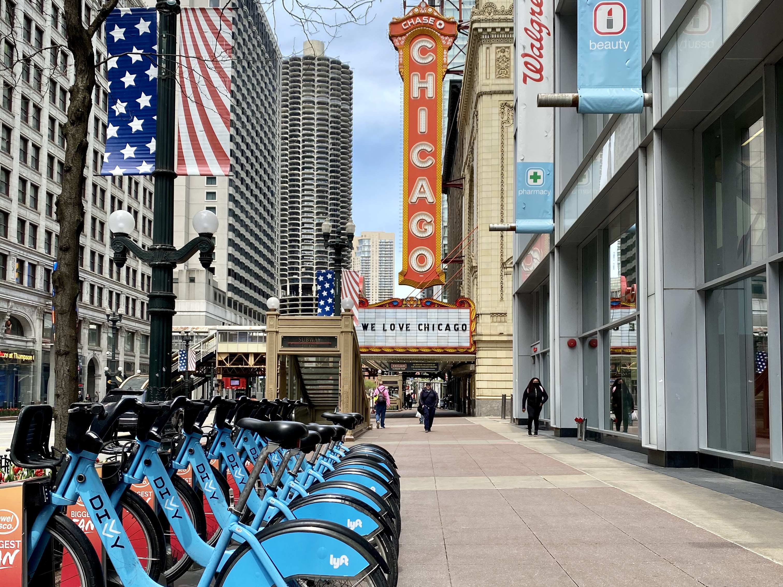 Two Gay Expats - Chicago - Divvy Bikes