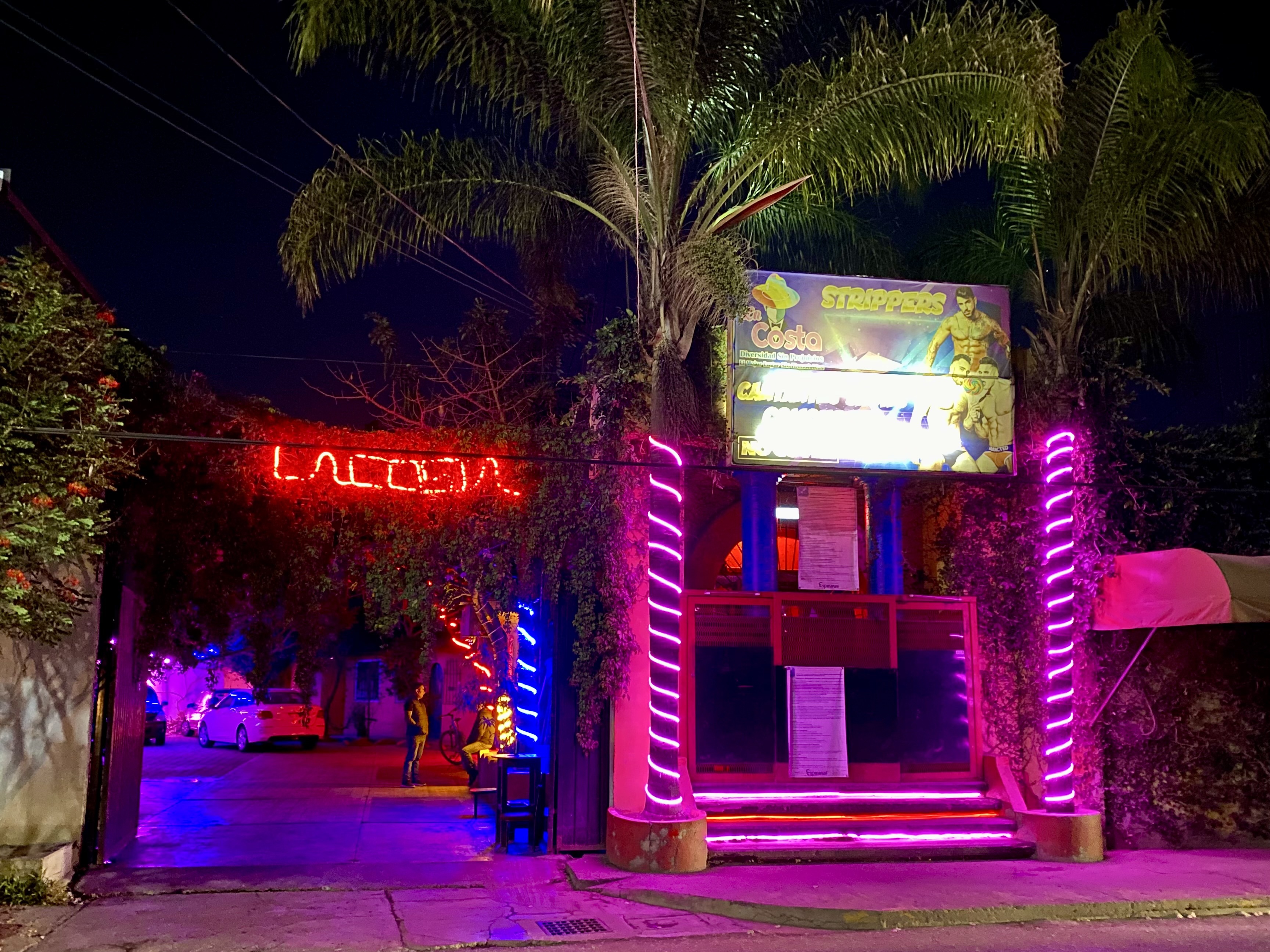 Two Gay Expats - Oaxaca - Gay Club La Costa - Entrance